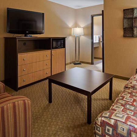 Crandon Inn&Suites Extérieur photo