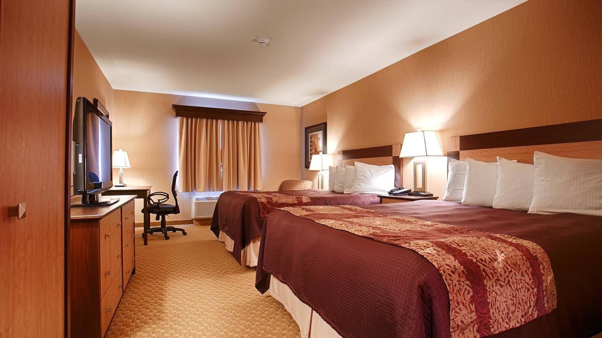Crandon Inn&Suites Extérieur photo