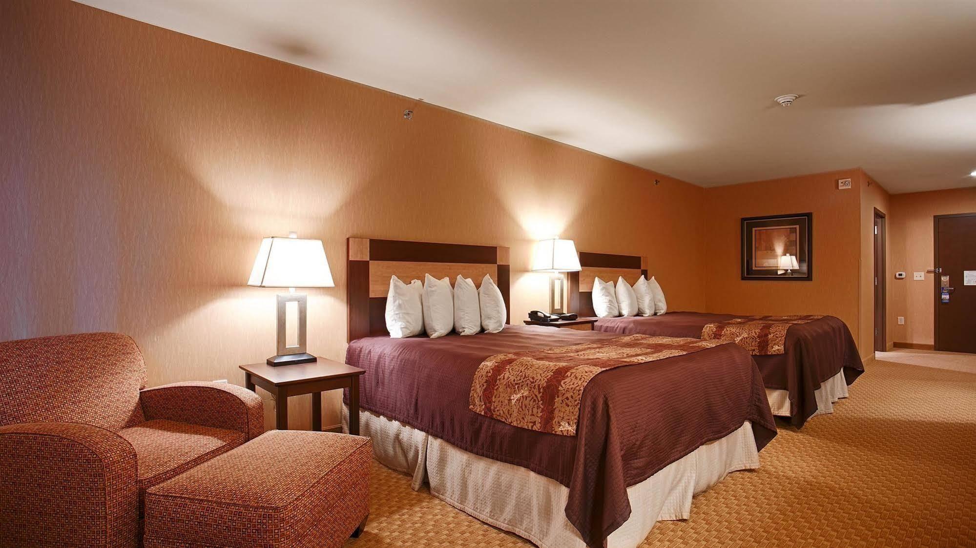 Crandon Inn&Suites Extérieur photo