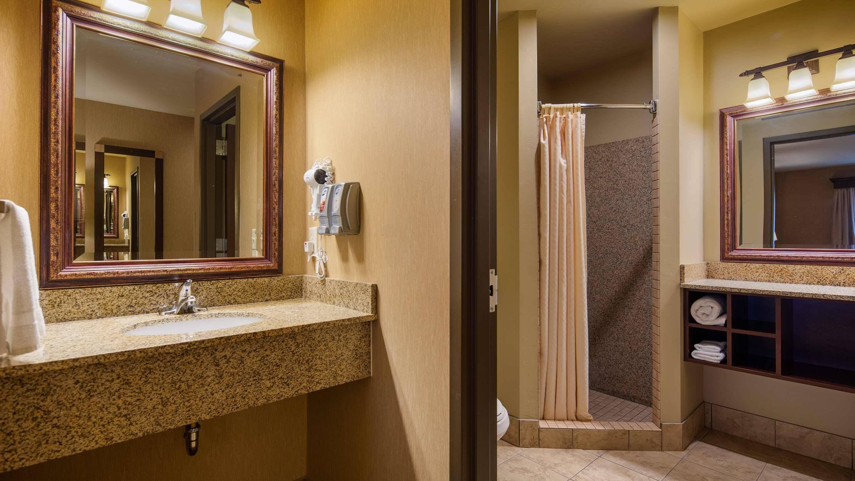 Crandon Inn&Suites Extérieur photo