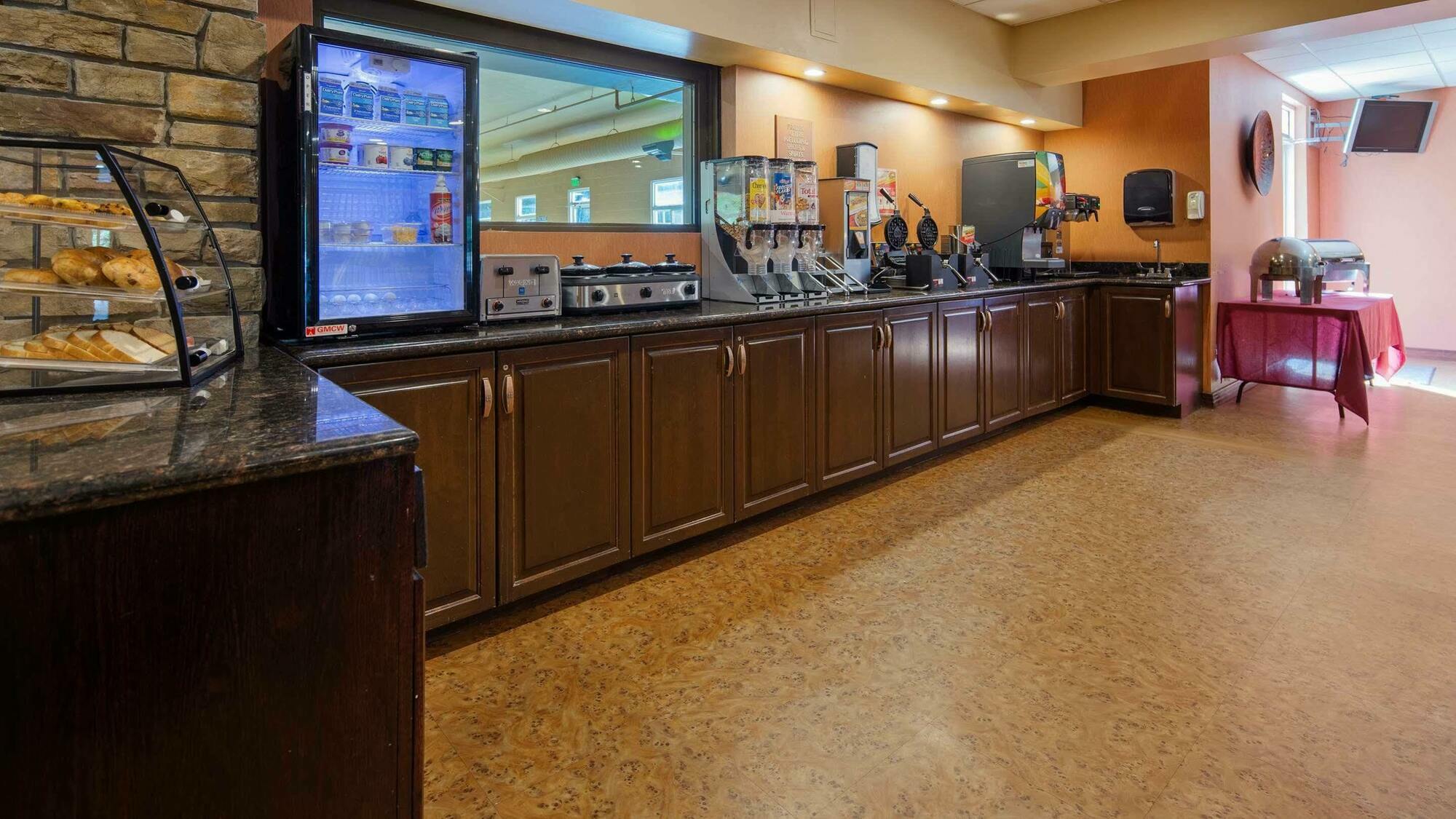 Crandon Inn&Suites Extérieur photo